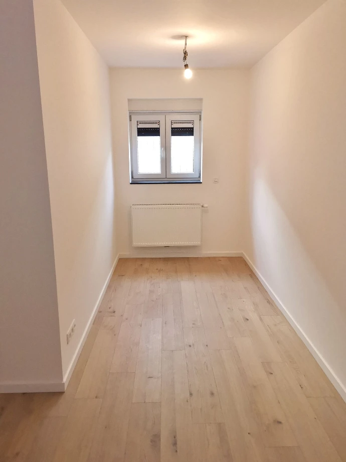 Schilderwerken afgewerkte kamer Antwerpen - Hadithi Group